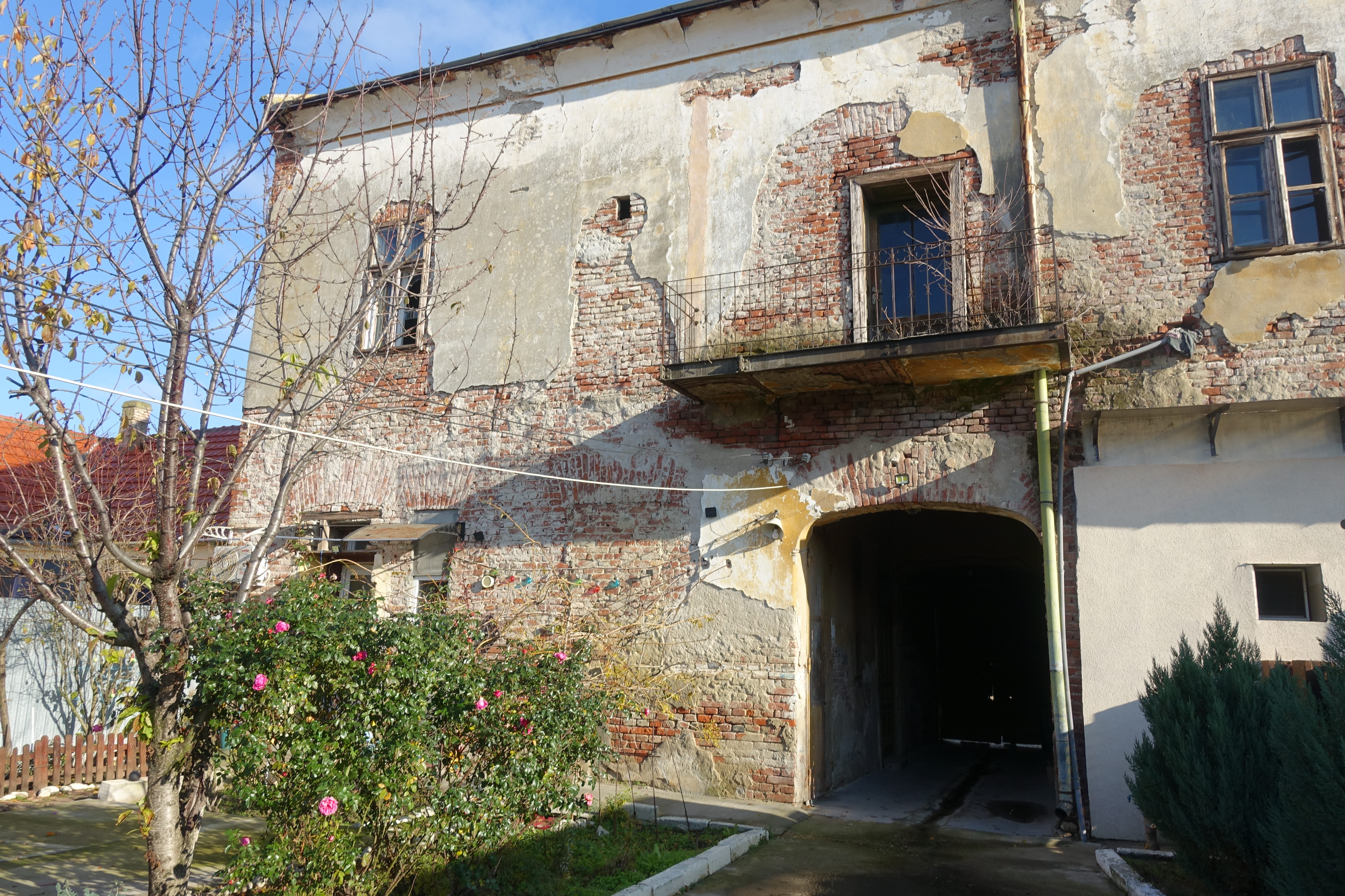 Apartamentul nr.3 este situat în partea stângă sus.