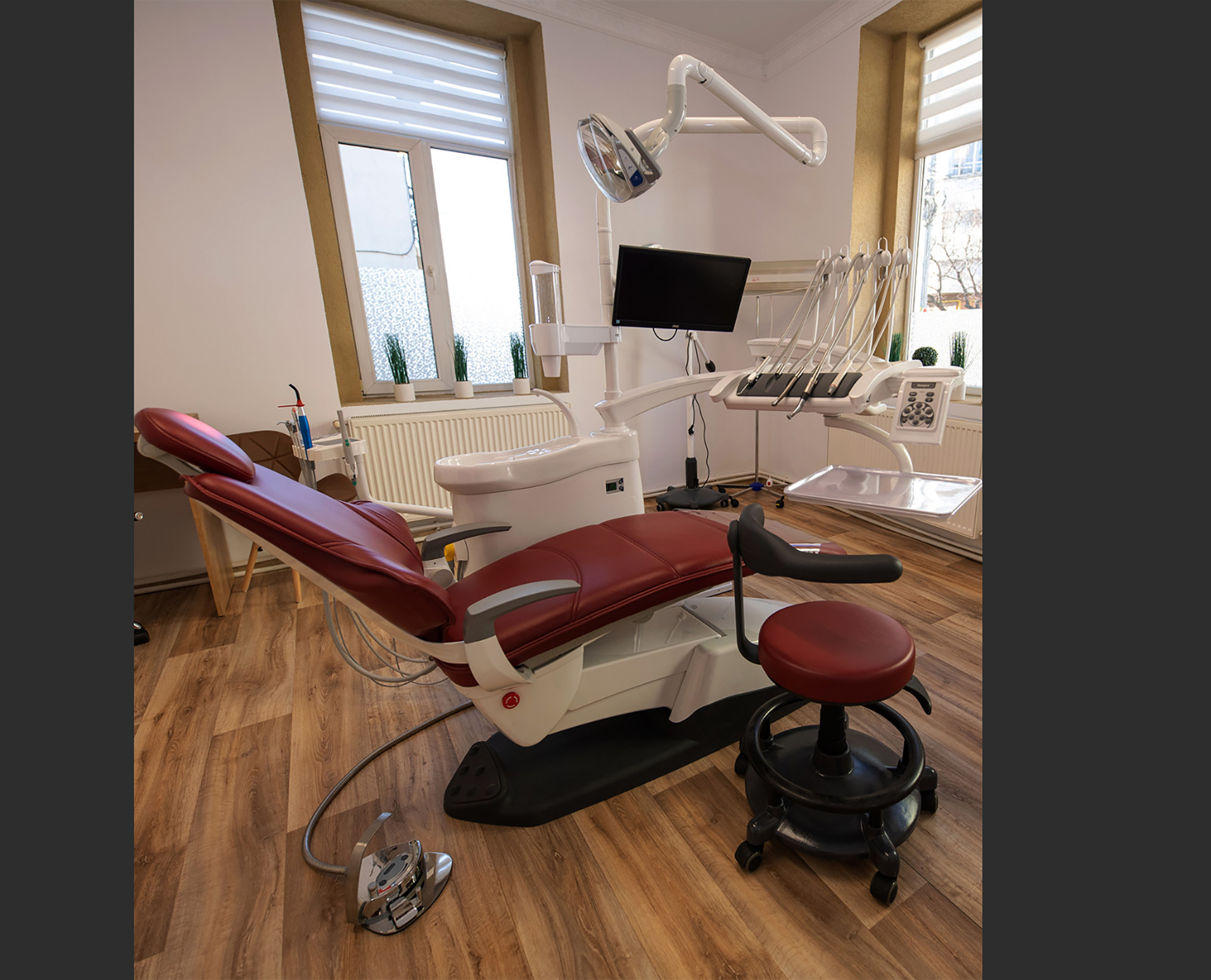 UNIT DENTAR RUNYES CARE 33