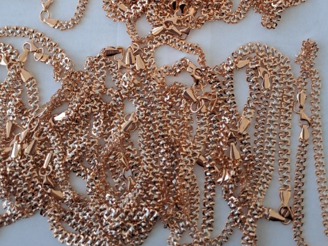 Grop 147 bijuterii din aur