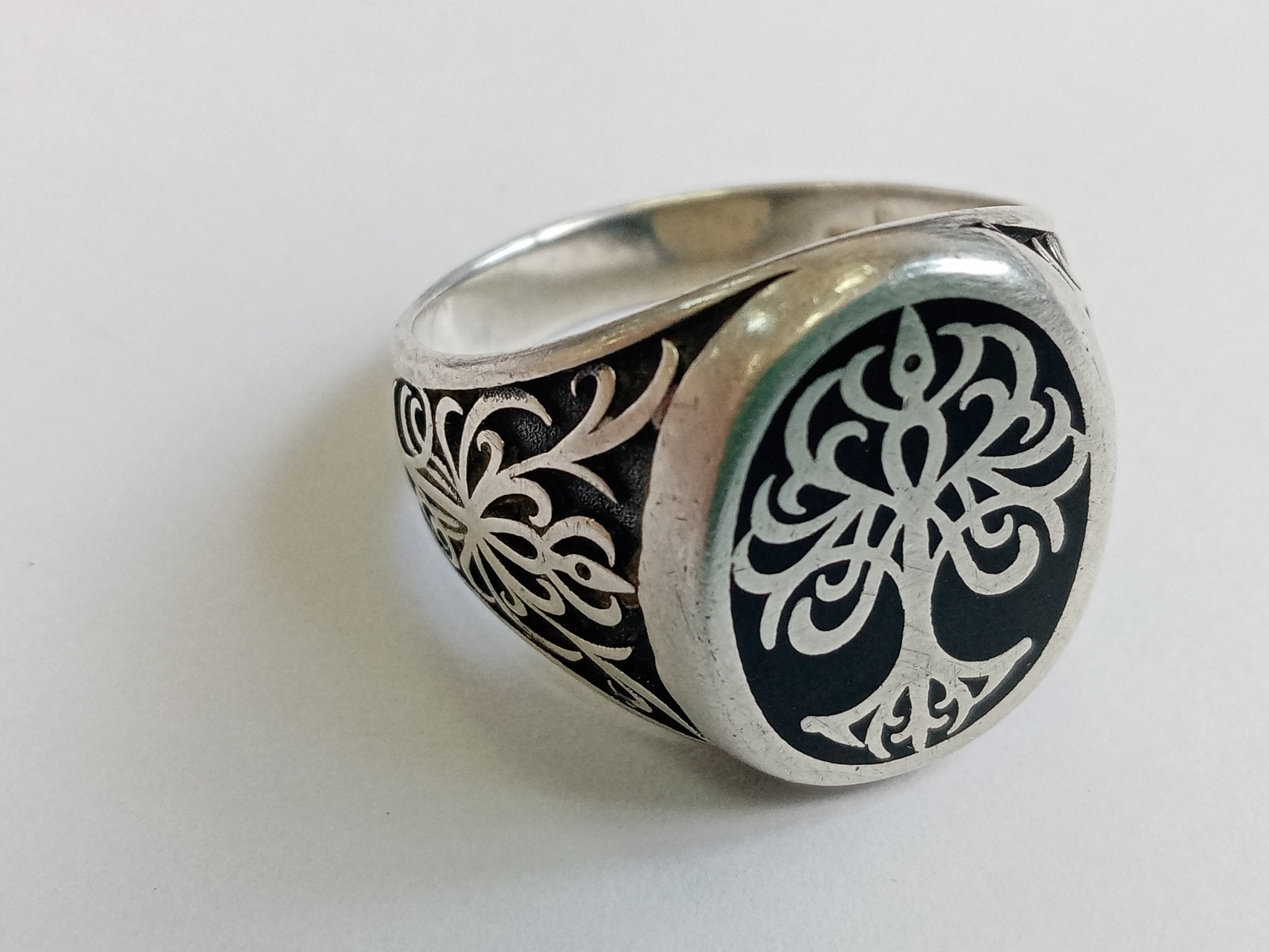 GROP NR. 1471 COMPUS DIN OBIECTE DIN METALE PRETIOASE DIN AUR SI ARGINT DIFERITE TITLURI  