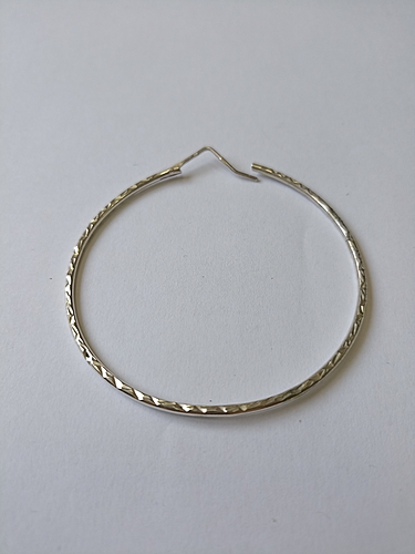 Bijuterii din argint de 925‰, - pret cuprins între   
23 lei/g - 25 lei/g - cantitate 126,22 g
Bijuterii din aur de 585‰, 750‰, 916‰ - pret 
cuprins între 430 lei/g - 600 lei/g, cantitate 39,48 g