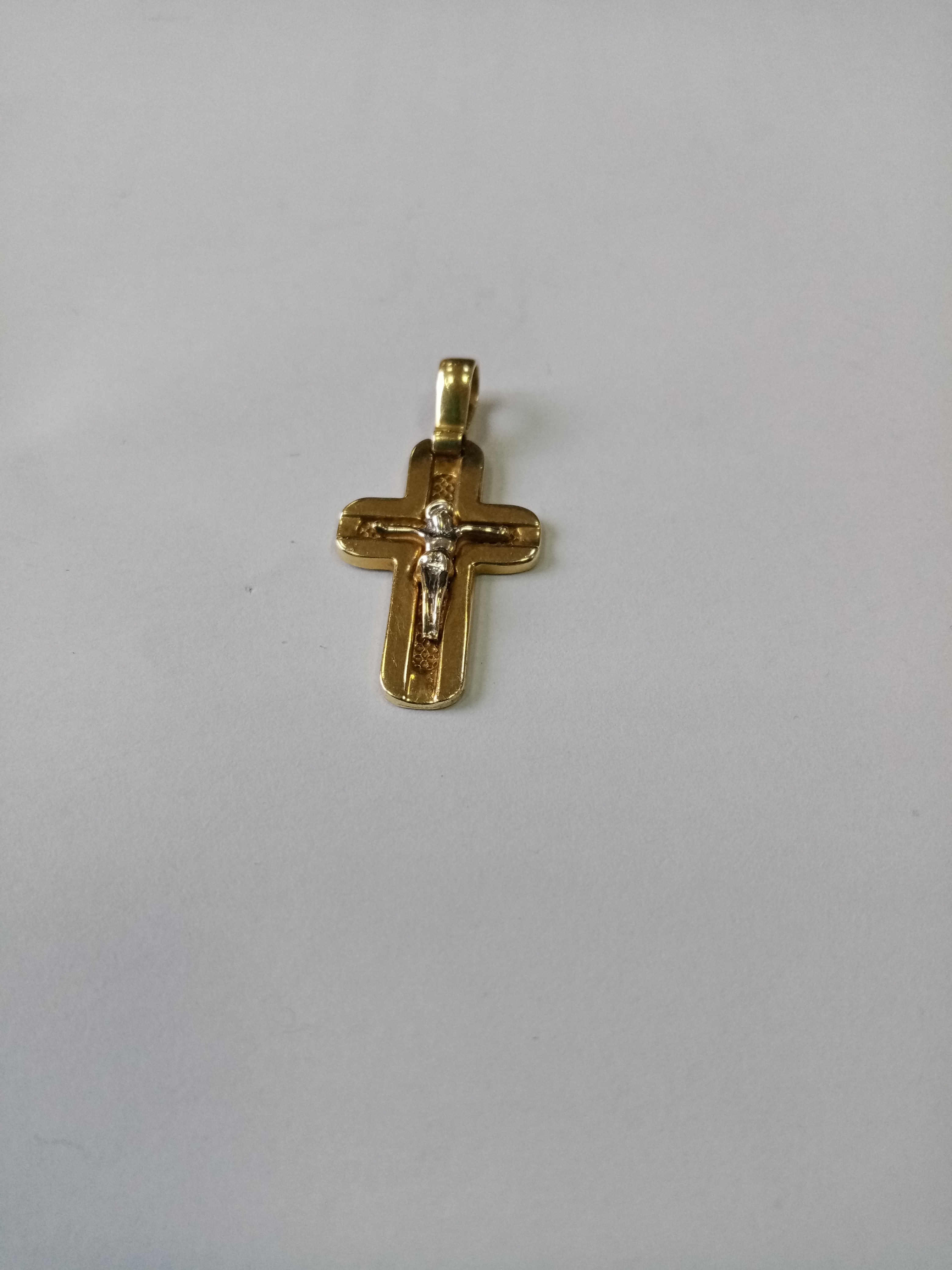 Bijuterii din argint de 925‰, - pret cuprins între   
20 lei/g - 28 lei/g - cantitate 185,78 g
Bijuterii din aur de 375‰, 585‰, 833‰  - pret cuprins între 330 lei/g - 660 lei/g, cantitate 41,38 g