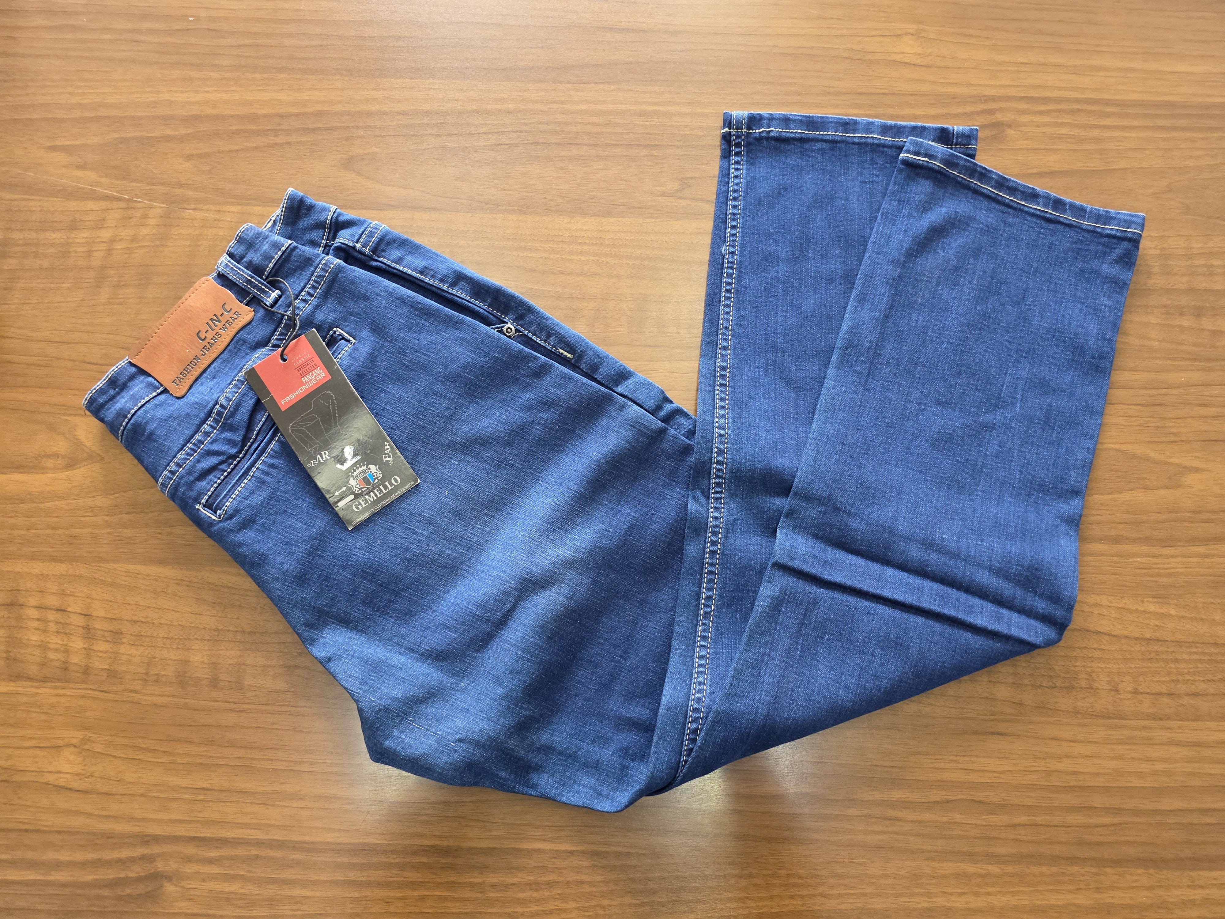 Pantaloni lungi diferite modele marimi si culori