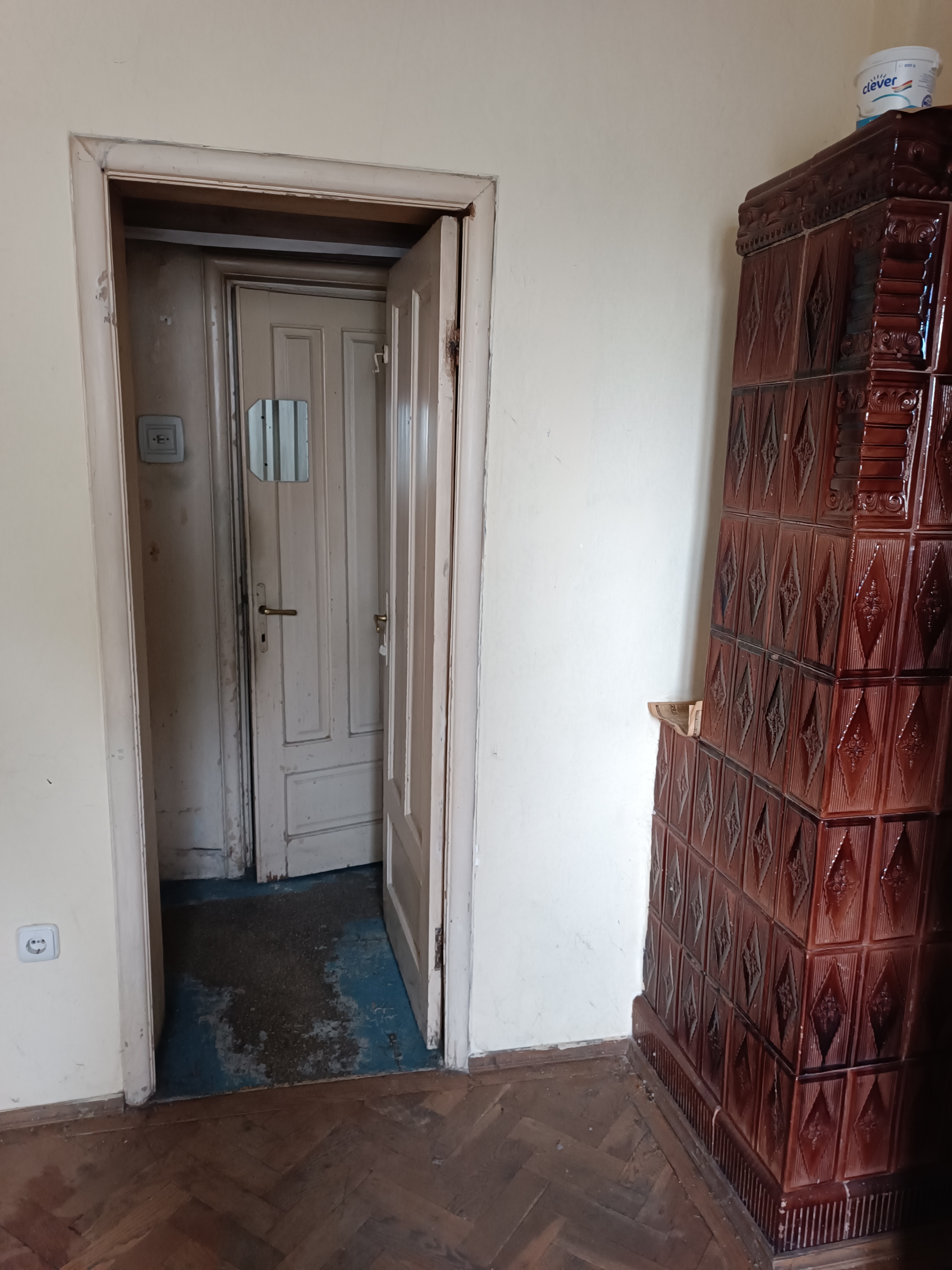 Apartament situat pe 2 nivele - etaj 1 + mansarda + pivnita - suprafata utila 80.2 mp