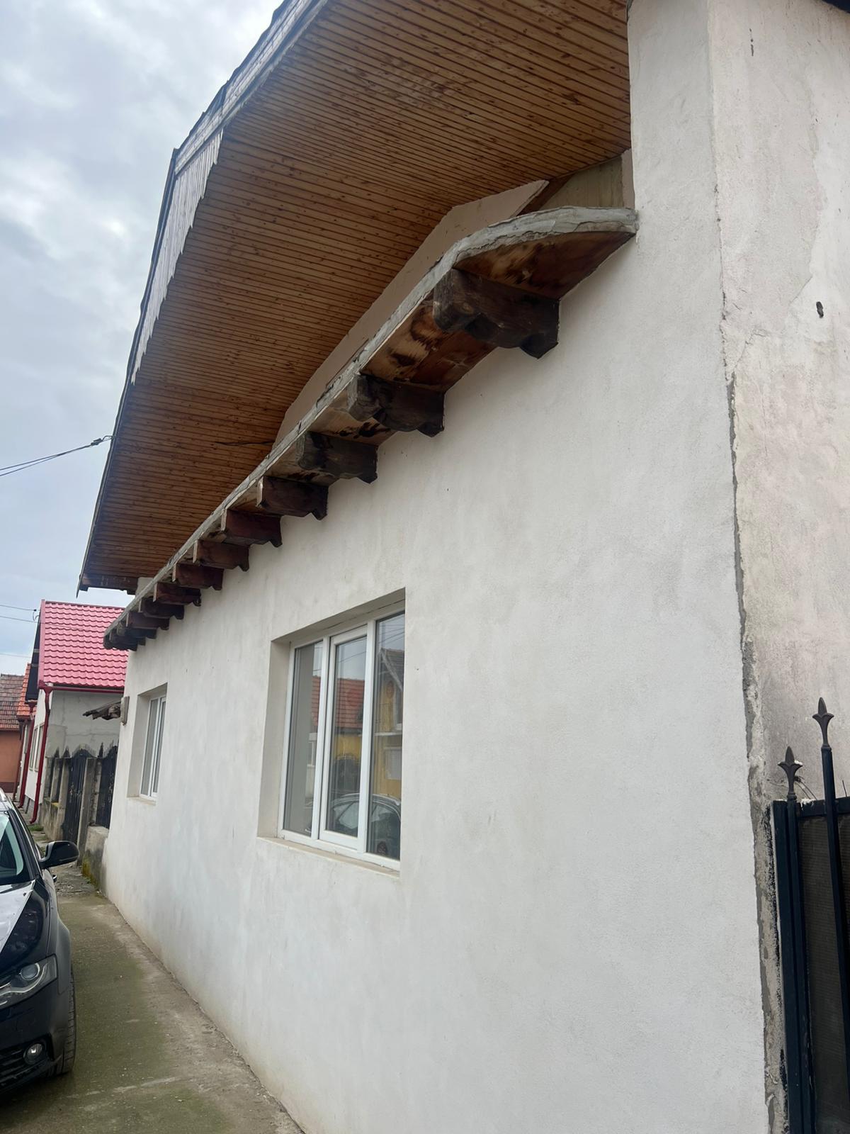 Locuință 77 mp și teren curți construcții de 302 mp - loc. Sebeș - jud. Alba