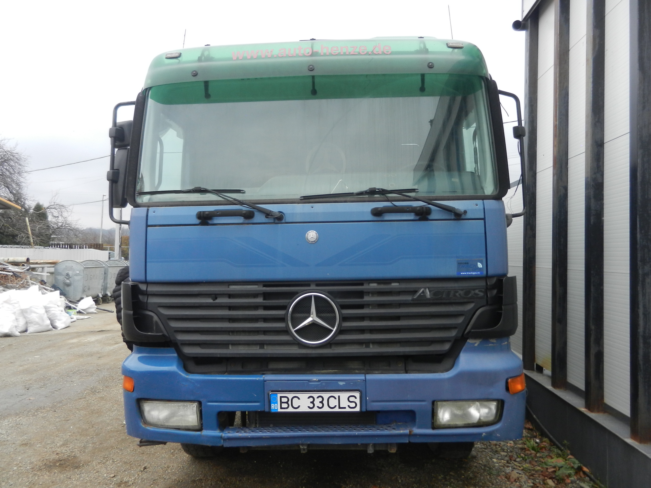 AUTOUTILITARA marca MERCEDES BENZ model ACTROS 2643 952.14