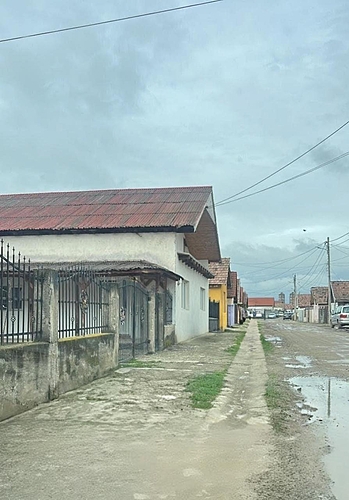 Locuință 77 mp și teren curți construcții de 302 mp - loc. Sebeș - jud. Alba