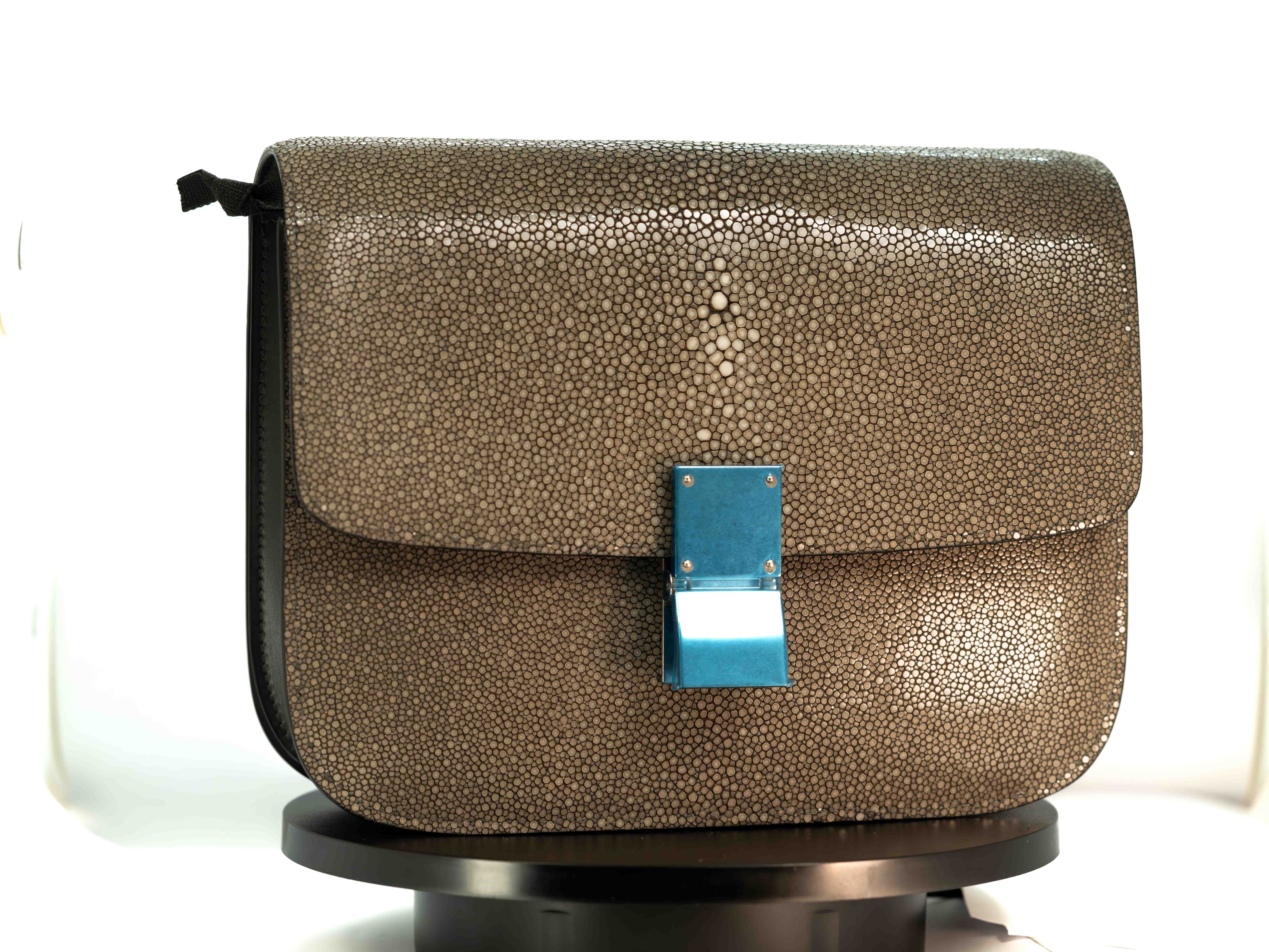 GEANTA DAMA, MARCA  CELINE, MODEL  MEDIUM REMOV SHOULDER STRAP SMOKE