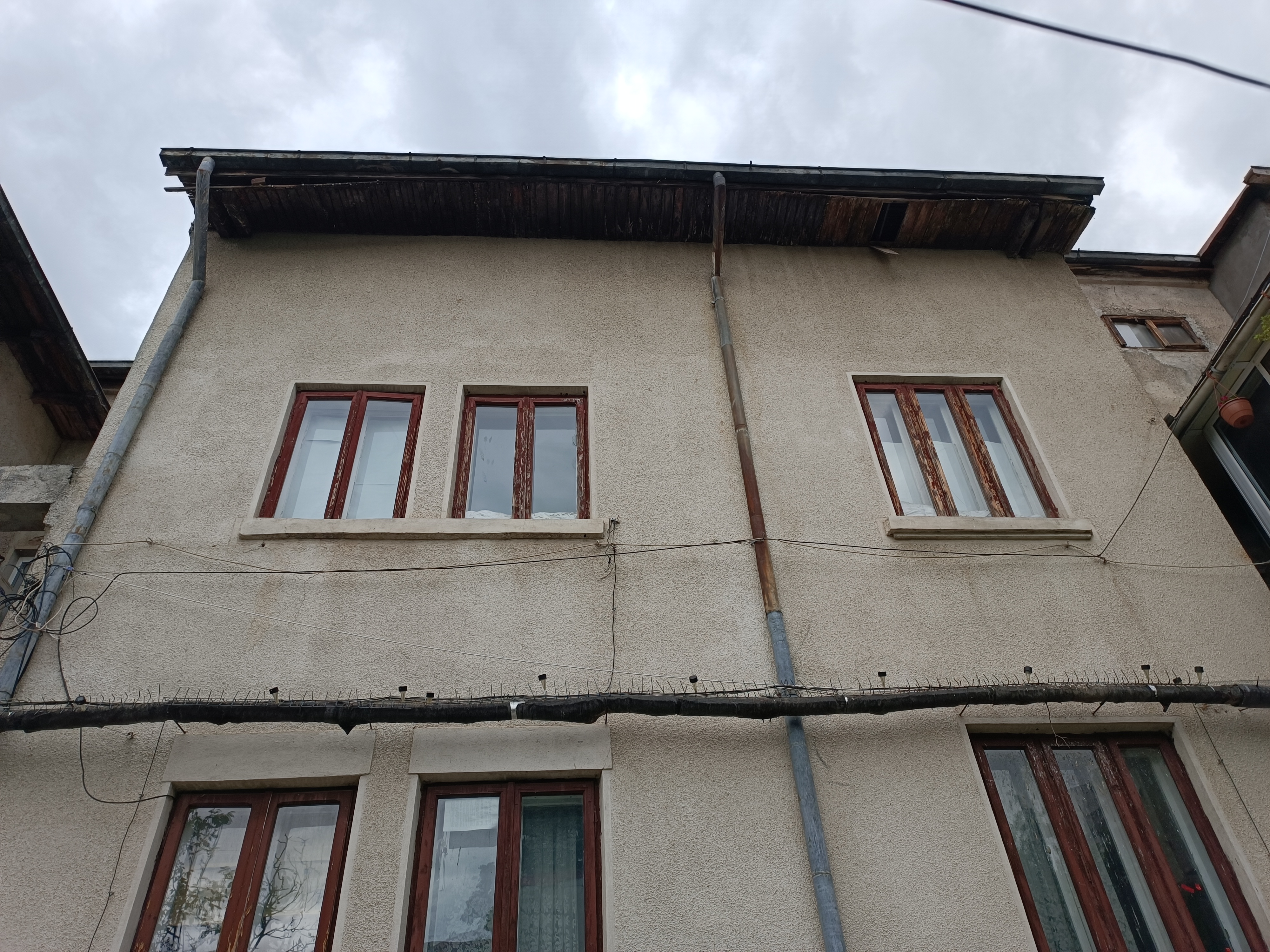 Apartament situat pe 2 nivele - etaj 1 + mansarda + pivnita - suprafata utila 80.2 mp