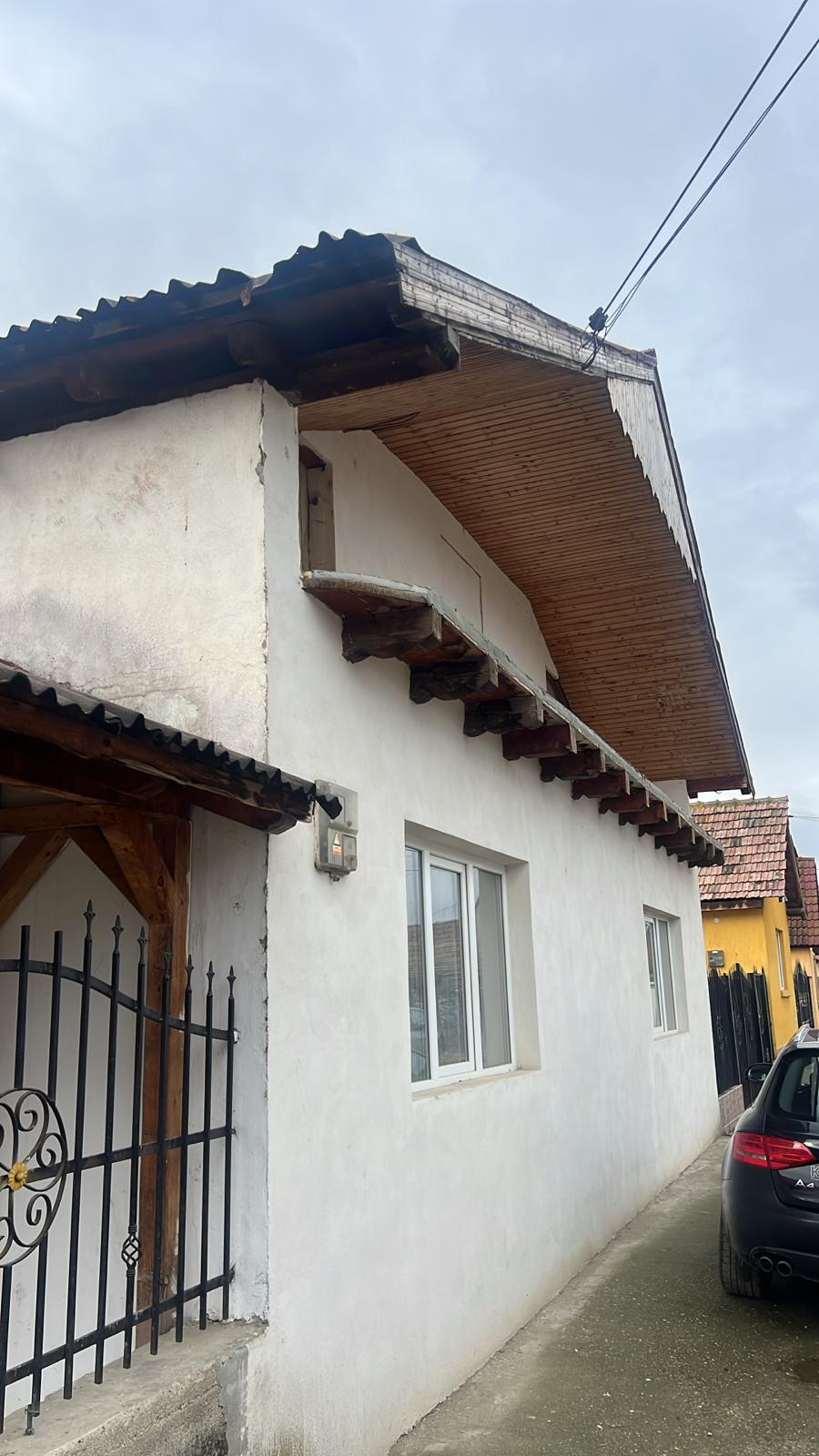 Locuință 77 mp și teren curți construcții de 302 mp - loc. Sebeș - jud. Alba