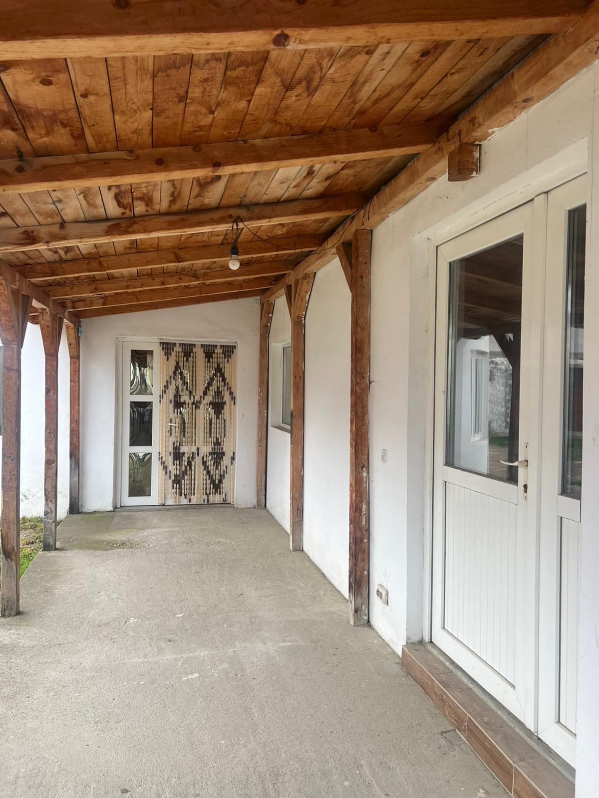 Locuință 77 mp și teren curți construcții de 302 mp - loc. Sebeș - jud. Alba