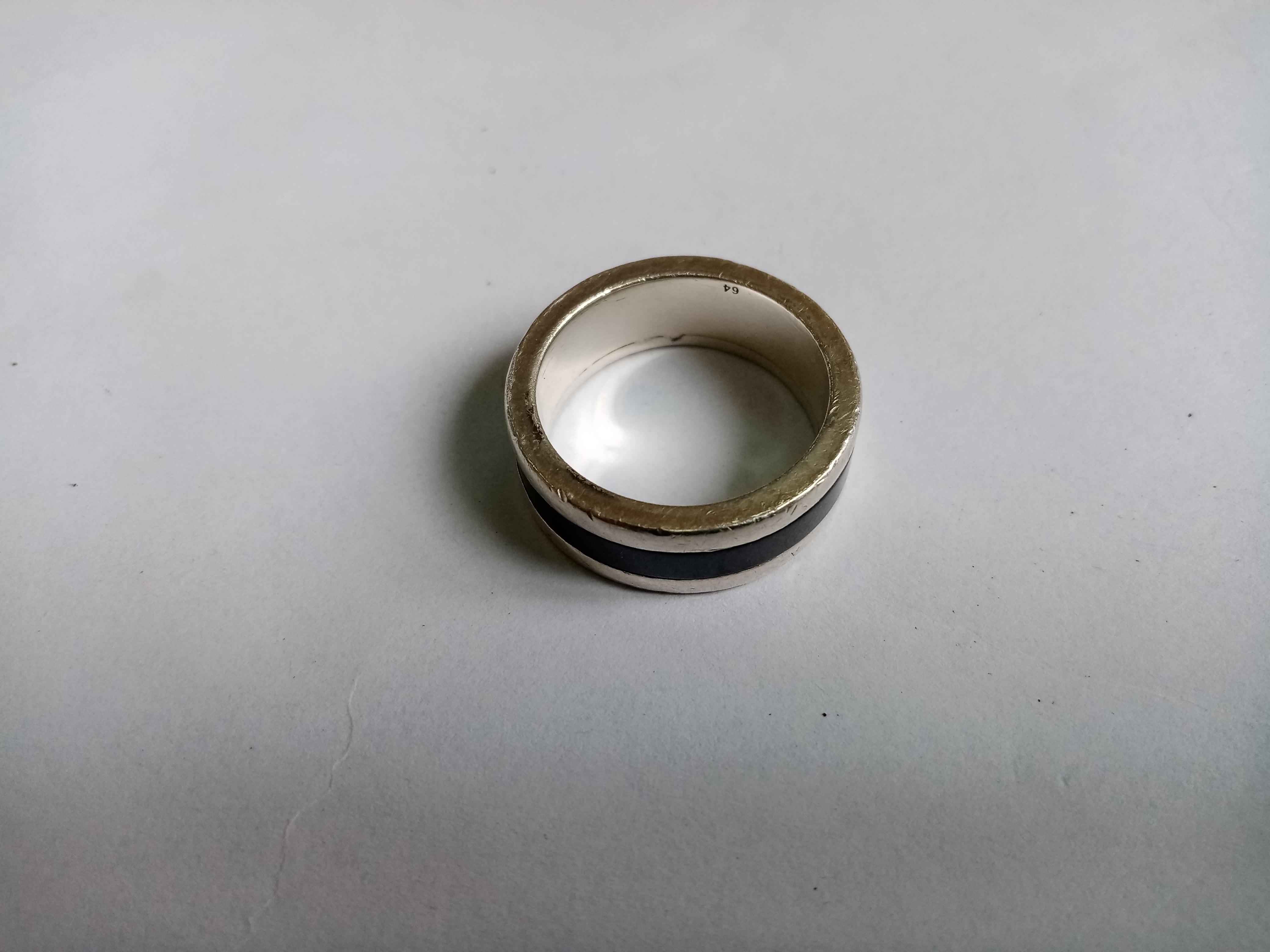 Bijuterii din argint de 925‰, - pret cuprins între
20 lei/g - 25 lei/g - cantitate 13,03 g
Bijuterii din aur de 585‰, 750‰ - pret cuprins între 430 lei/g - 550 lei/g, cantitate 1,74 g