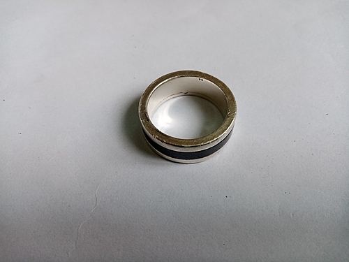 Bijuterii din argint de 925‰, - pret cuprins între   
20 lei/g - 25 lei/g - cantitate 13,03 g
Bijuterii din aur de 585‰, 750‰ - pret cuprins între 430 lei/g - 550 lei/g, cantitate 1,74 g