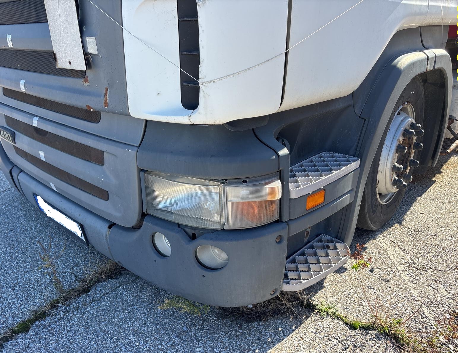 Cap tractor marca Scania R420