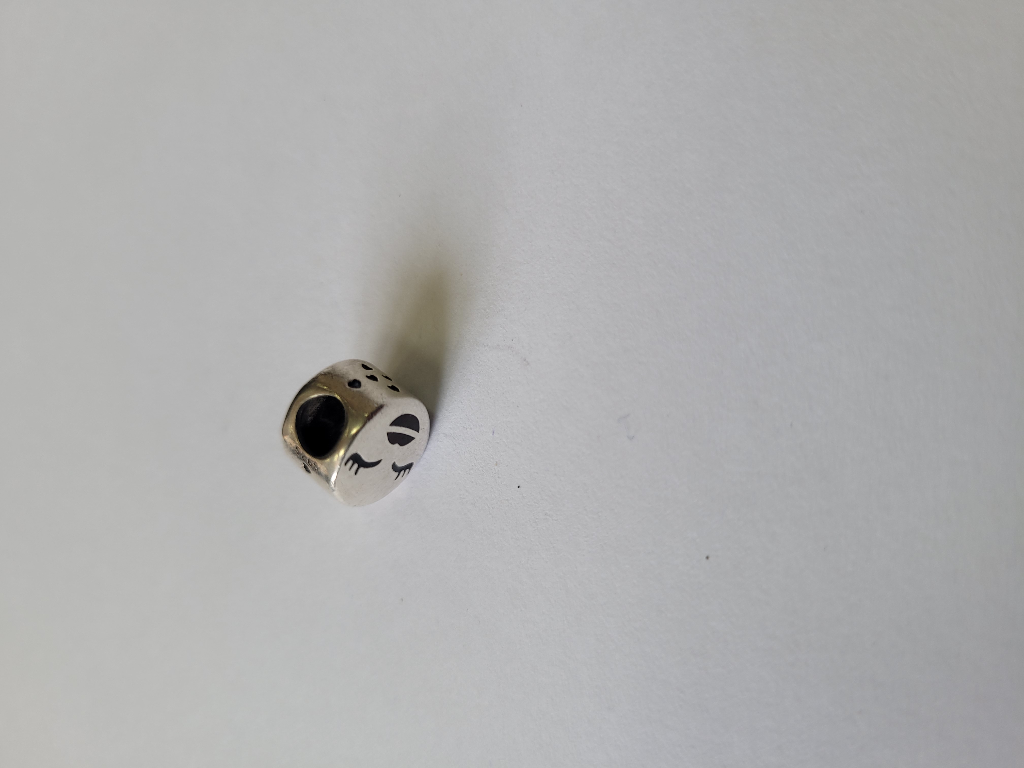 Bijuterii din argint de 925‰, - pret cuprins între
23 lei/g - 25 lei/g - cantitate 84,45 g
Bijuterii din aur de 585‰, 750‰ - pret cuprins între
450 lei/g - 550 lei/g, cantitate 6,80 g