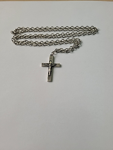 Bijuterii din argint de 925‰ - pret cuprins între 
23 lei/g - 25 lei/g - cantitate 138,75 g
Bijuterii din aur de 585‰, 750‰ - pret cuprins între 
450 lei/g - 570 lei/g - cantitate 15,63 g
1 inel argint 925‰, model floral cu 1 rubin natural cca. 1,36 ct, greutate 1,47 gr.  Bunul este evaluat per piesă