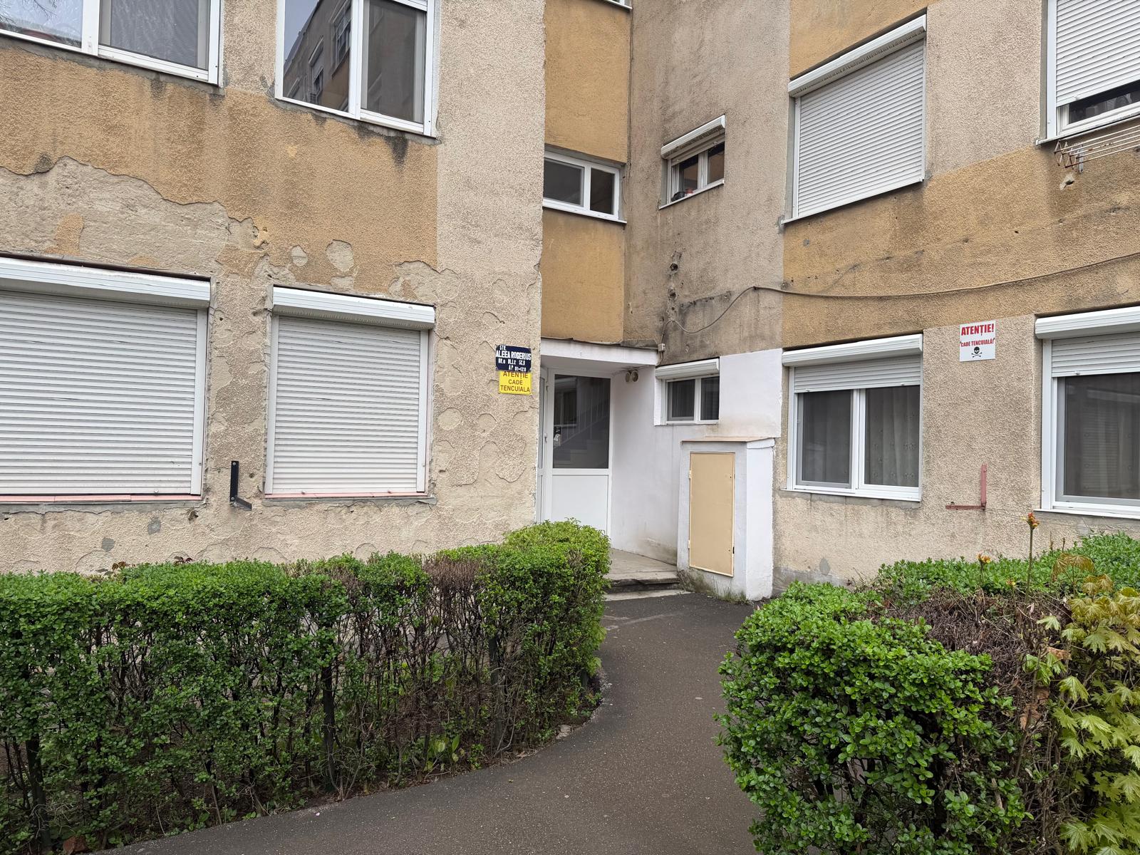 Exterior Ap Rogerius