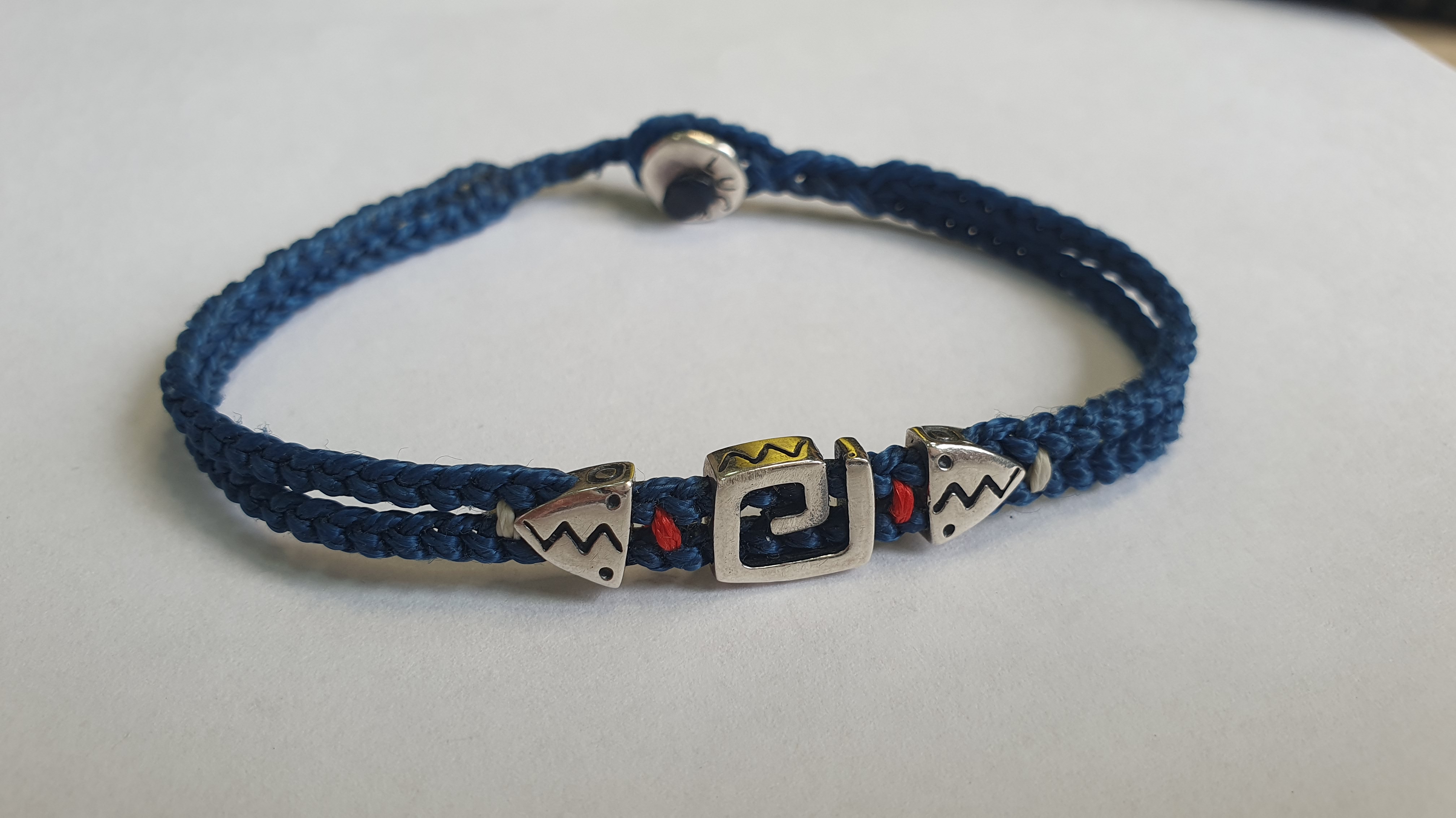 Bijuterii din argint de 925‰, - pret cuprins între  23 lei/g - 25 lei/g - cantitate 159,85 g
Bijuterii din aur de 585‰ - pret 450 lei/g - cantitate 9,59 g
1 inel aur 585‰, cu 17 diamante naturale, cca. 0,08 ct, greutate 1,00 gr.  Bunul este evaluat per piesă