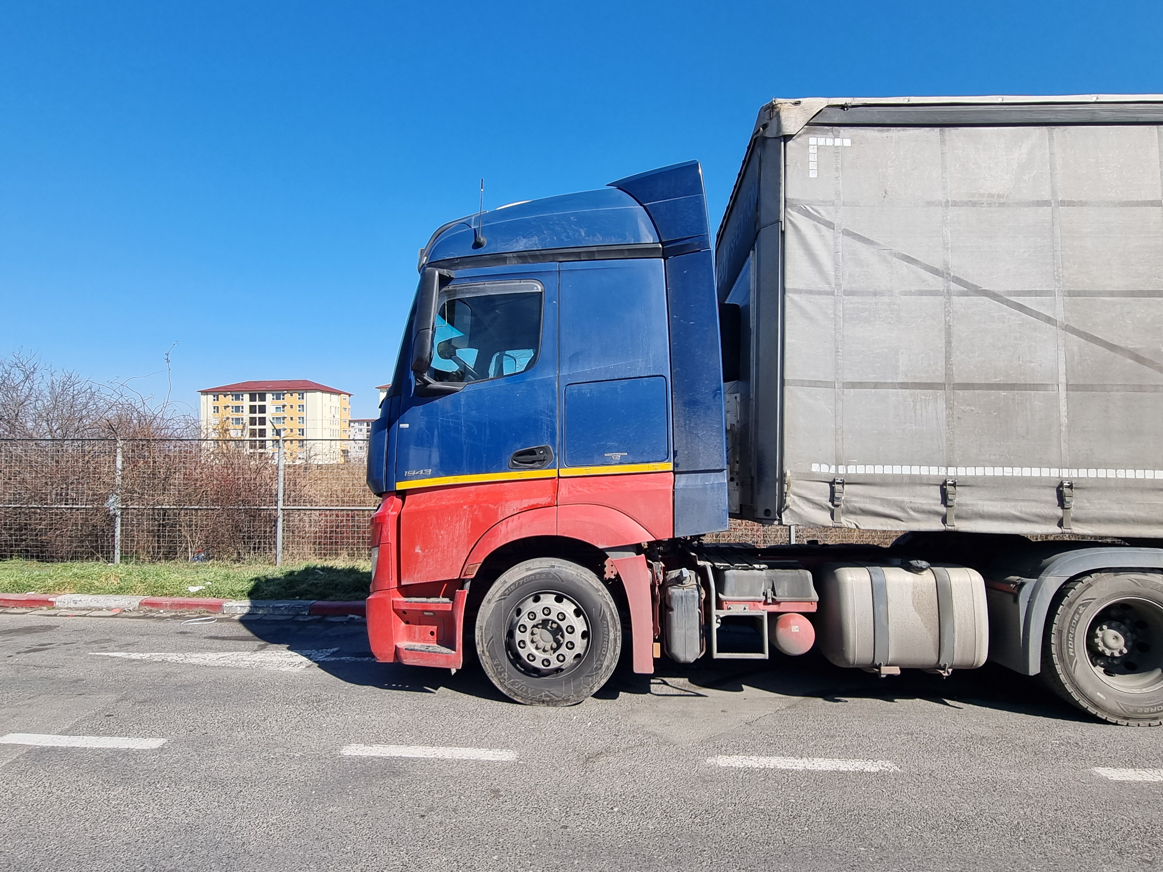 AUTOUTILITARA marca MERCEDES - BENZ model ACTROS 963-4-A A060C1D1DSVXX KSCM2RN21AXA150