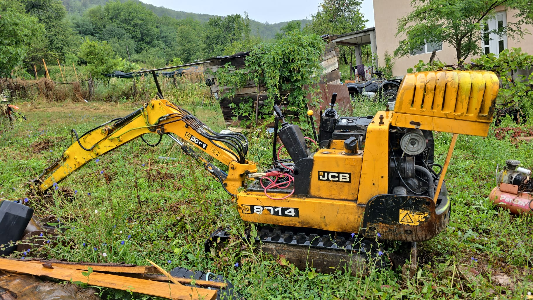 BULDOEXCAVATOR MODEL JCB 8014