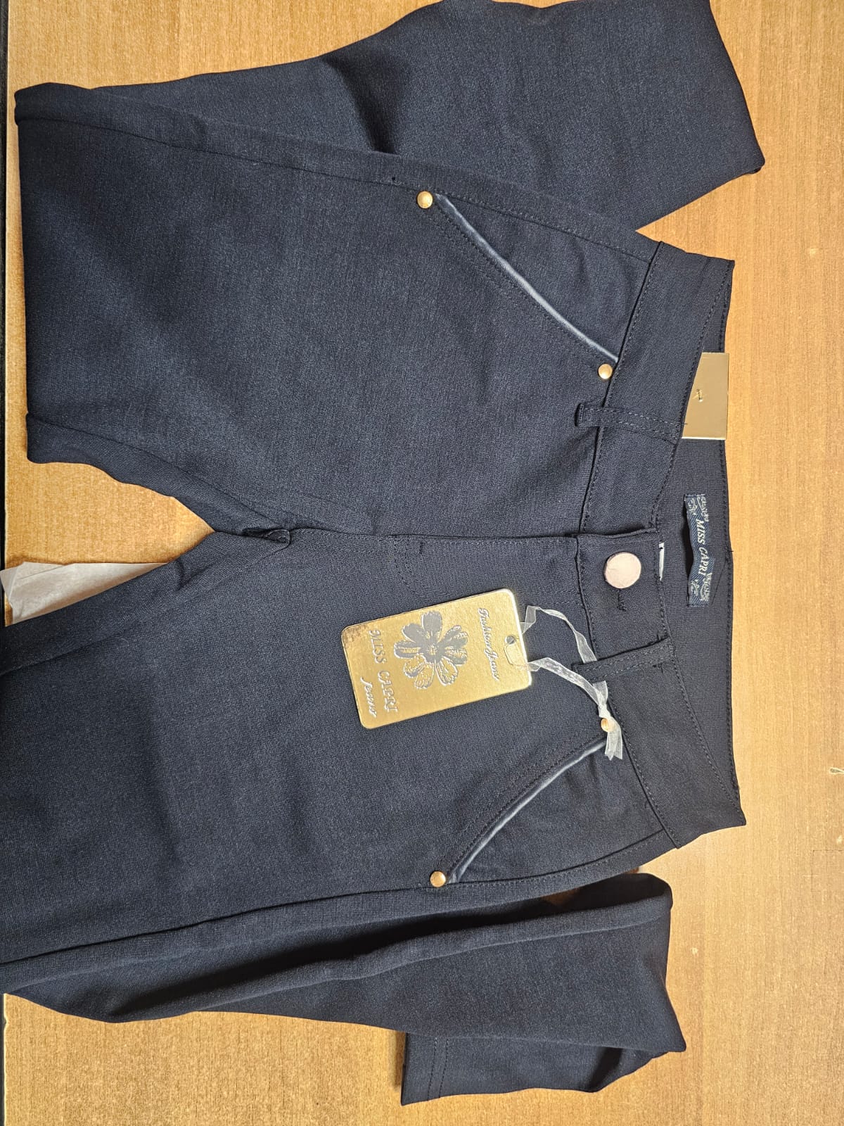 Pantaloni diferite modele și mărimi