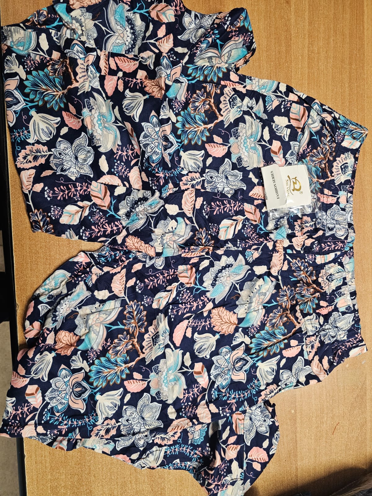 Pantaloni diferite modele și mărimi