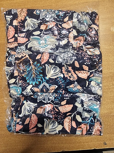 Pantaloni diferite modele și mărimi