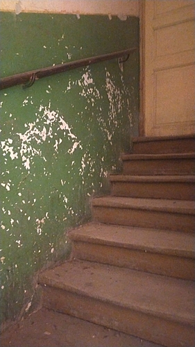 poza casa scării