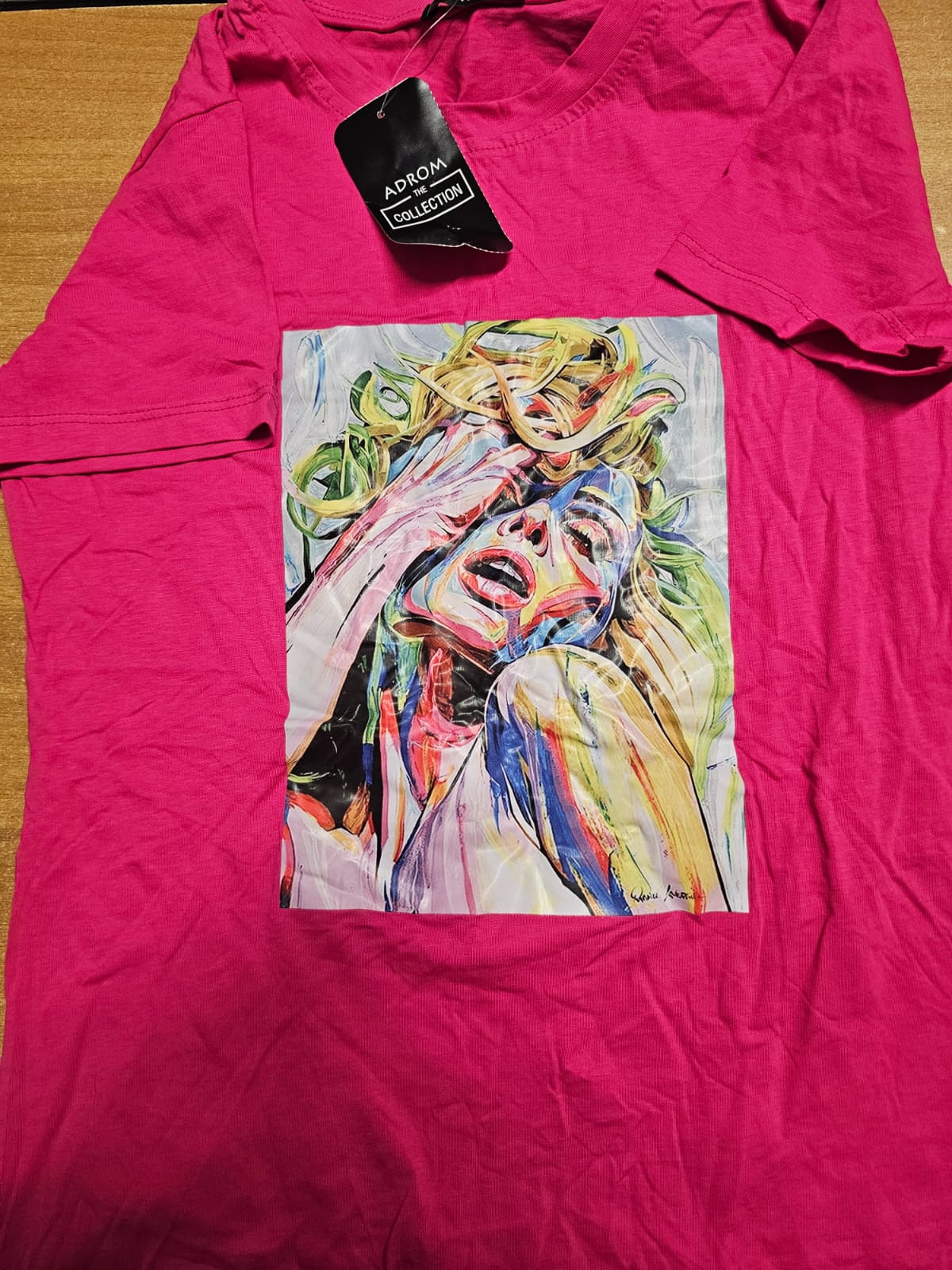 Tricou diferite modele și mărimi