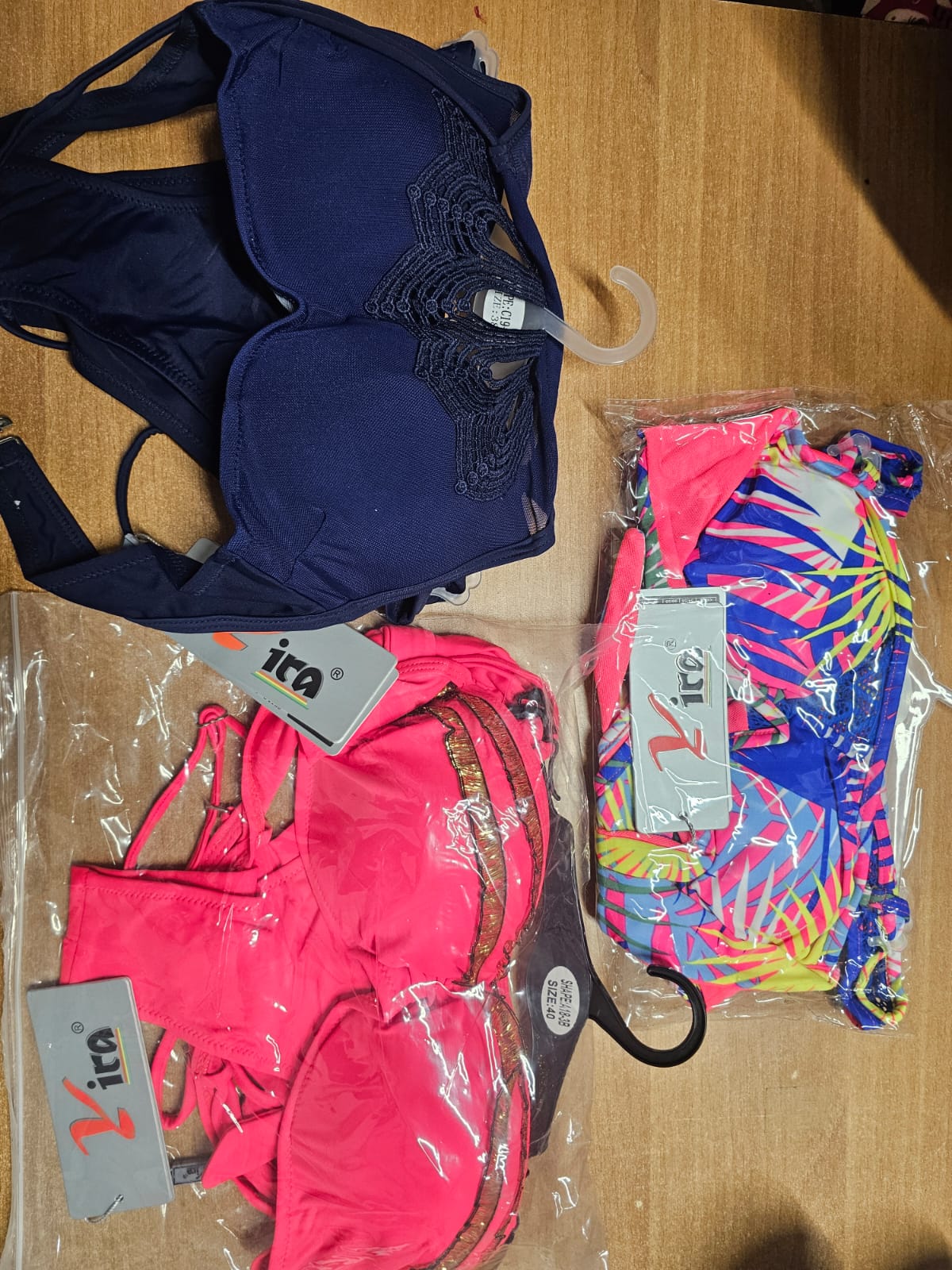 Costum baie diferite modele și mărimi