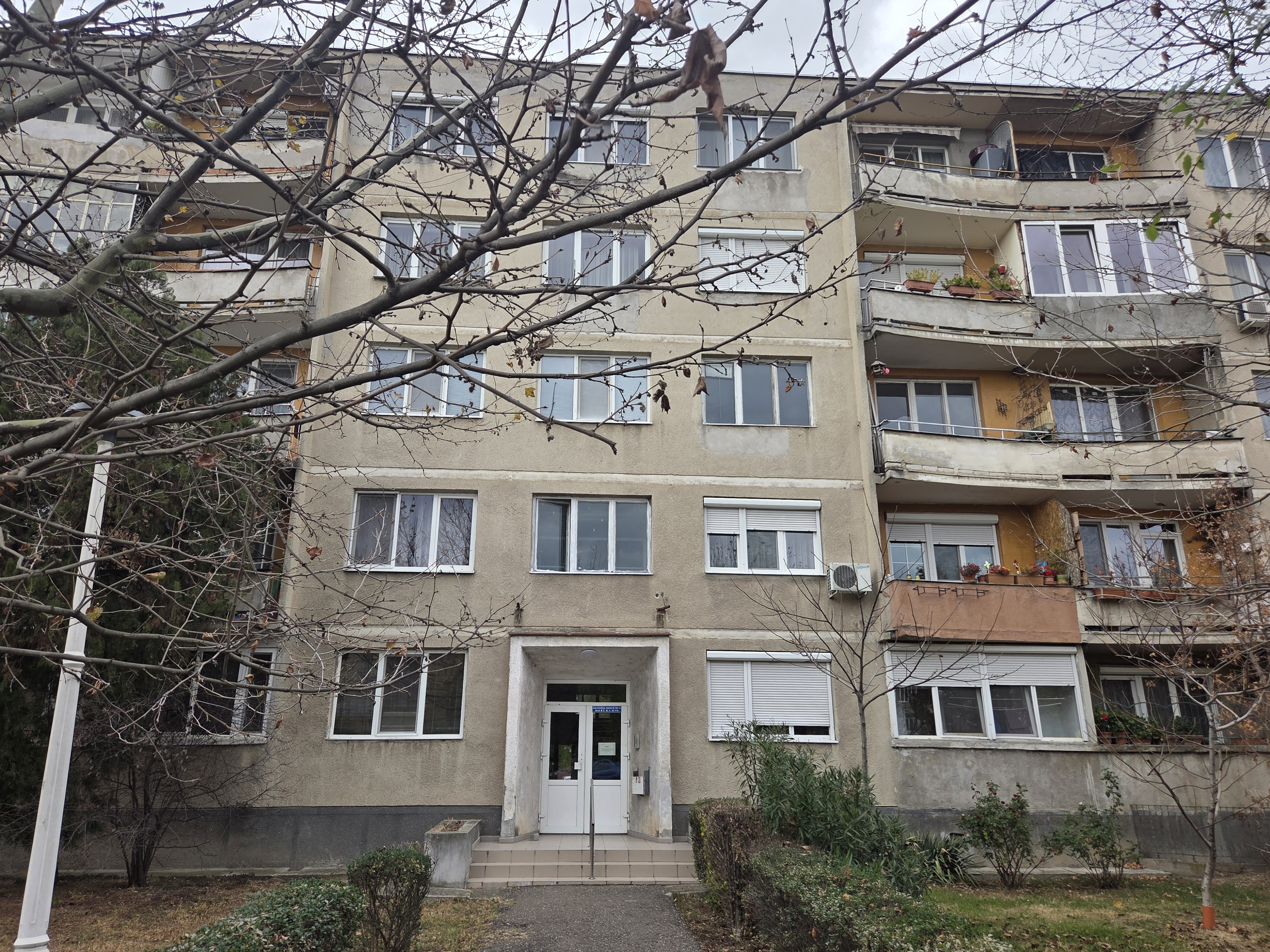 Thumbnail - video 1+ foto 