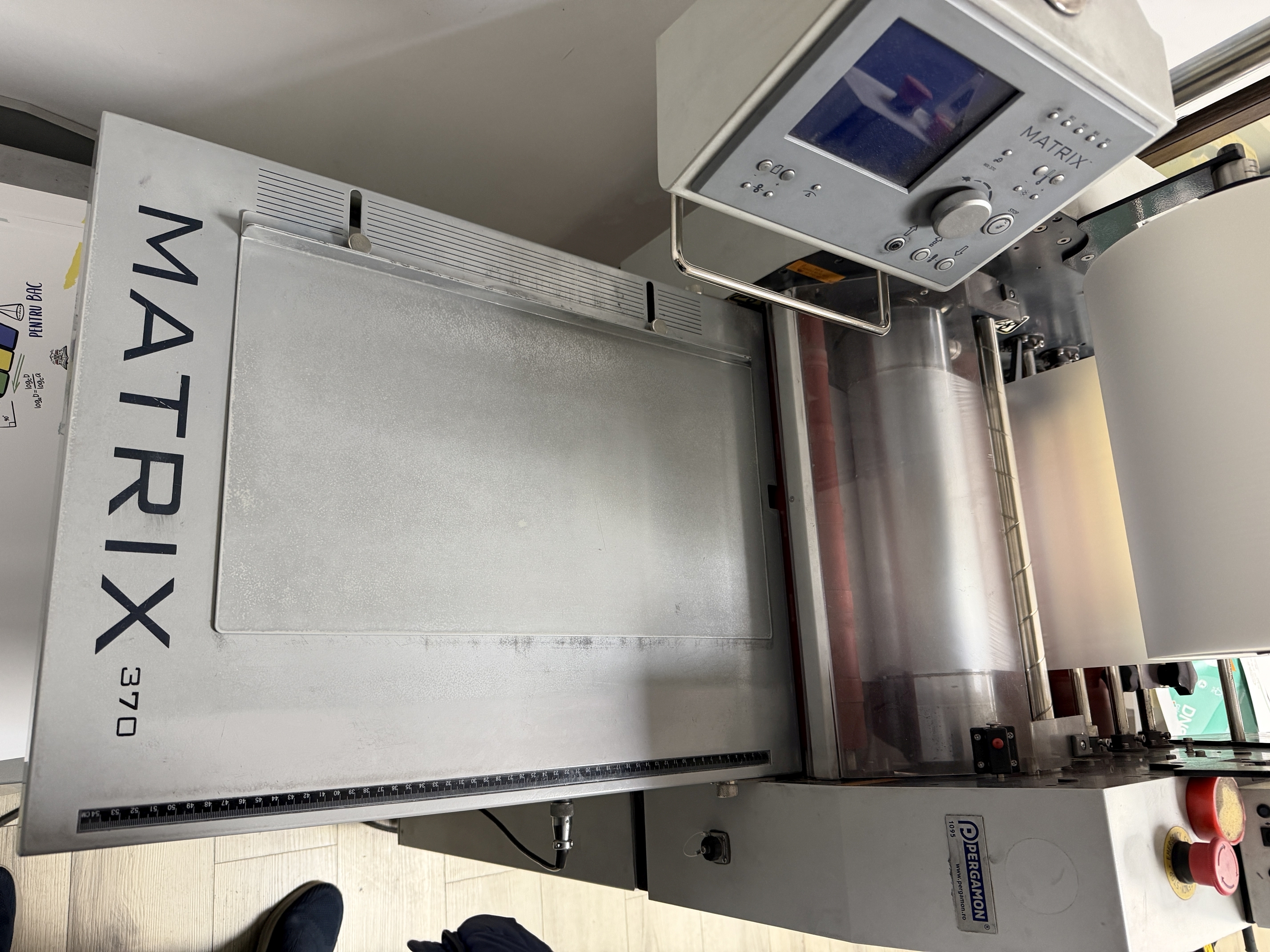 Masina de laminat Vivid Martix 370P