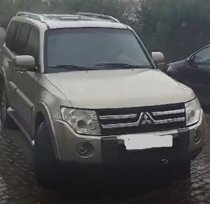 Autoturism marca Mitsubishi model Pajero culoare Gri