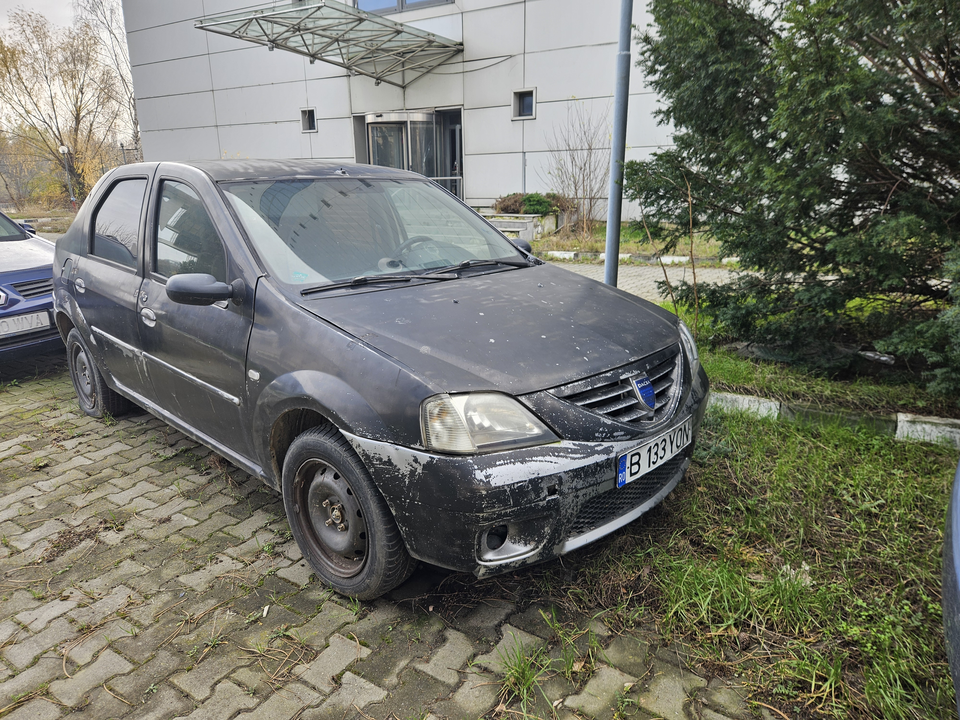 Dacia Logan, nr.inm. B - 133 - YON