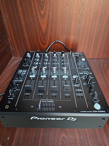 Mixer Pioneer DJ - DJM 750MK2