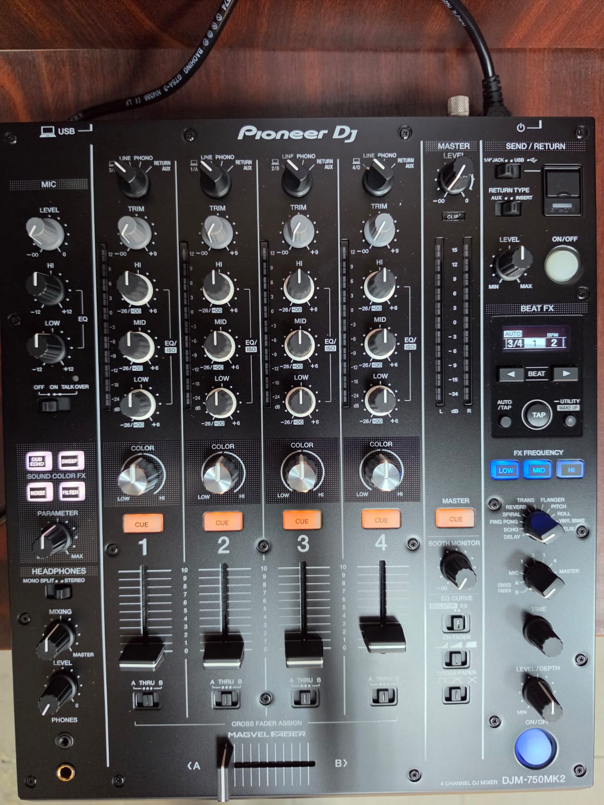 Mixer Pioneer DJ - DJM 750MK2