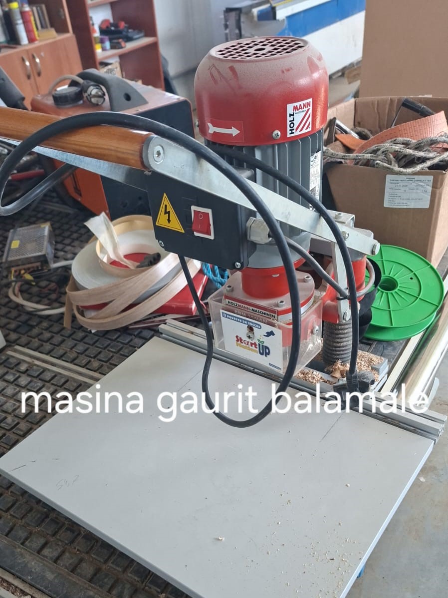 MASINA DE GAURIT LOCAS BALAMA HOLZMANN BBM 35MAN