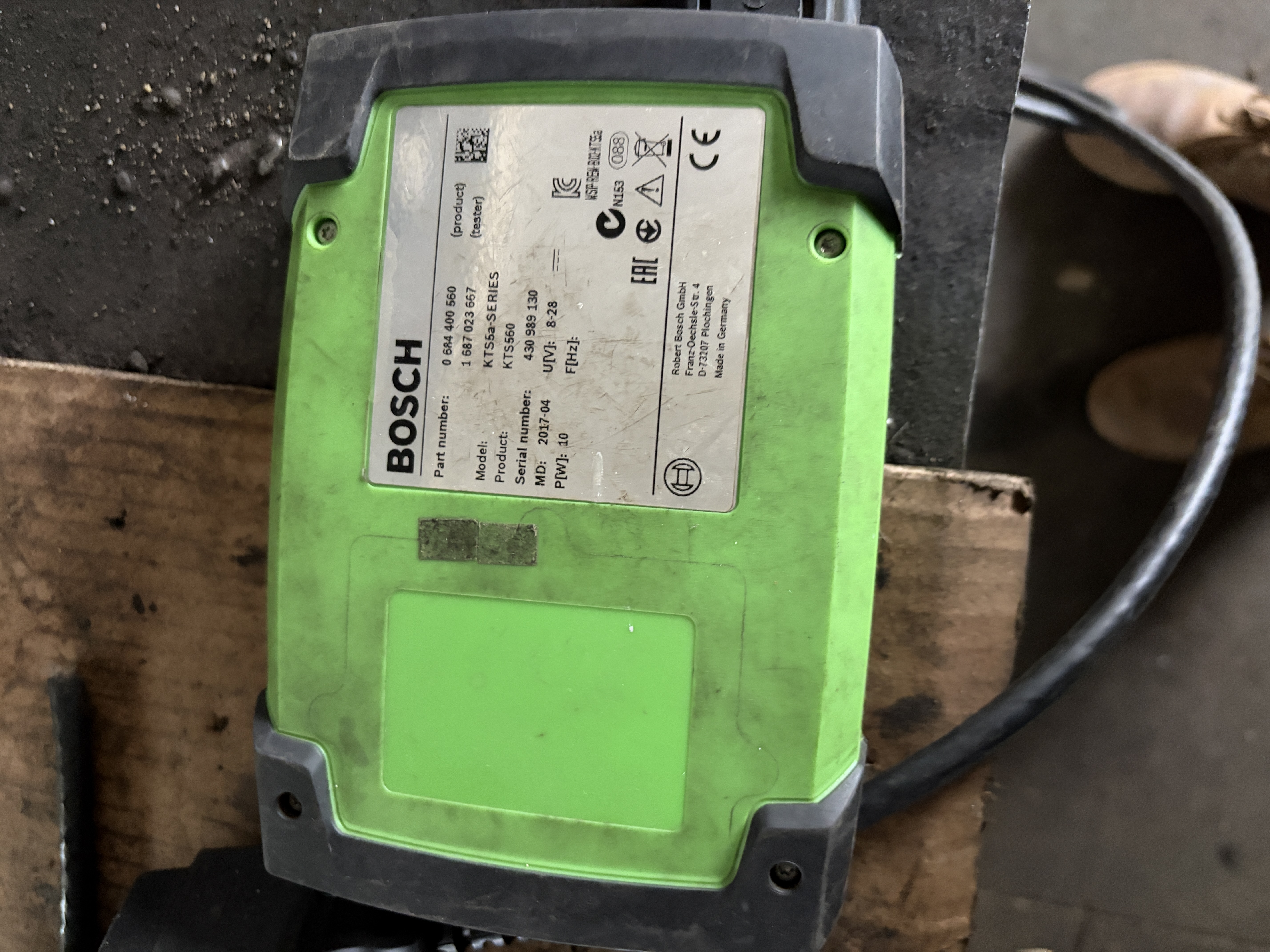 Aparat pentru masurat si detectat KTS560