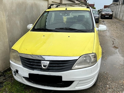 Autoturism marca Dacia model Logan culoare Galben