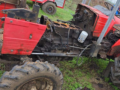 TRACTOR UNIVERSAL 640 UVL