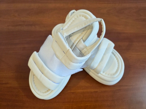 Sandale diferite modele