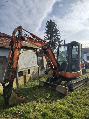 Komatsu 3