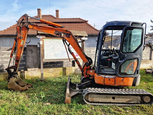 Komatsu 1