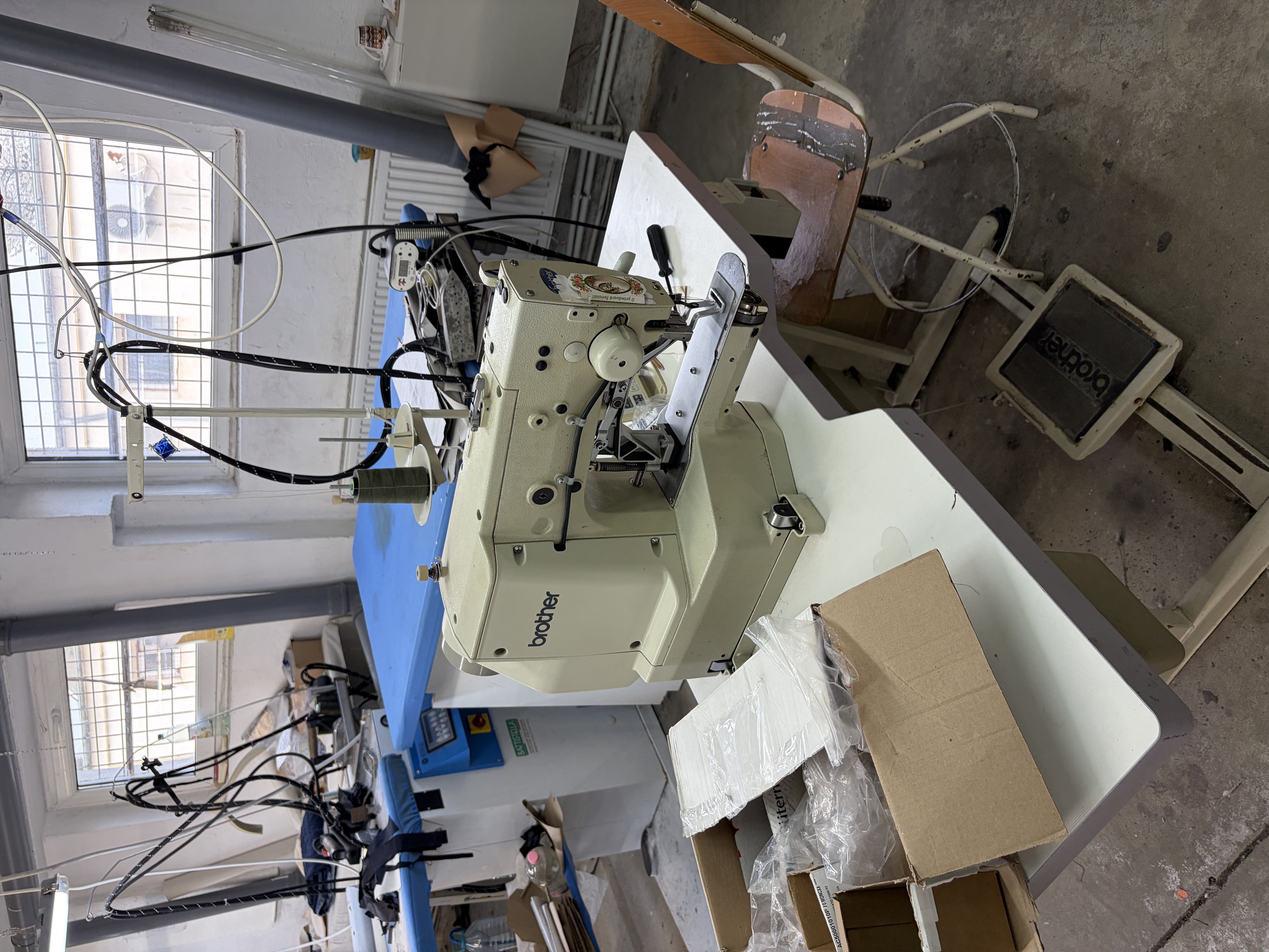 Masina de cusut M/C Brother model KE 430D-01