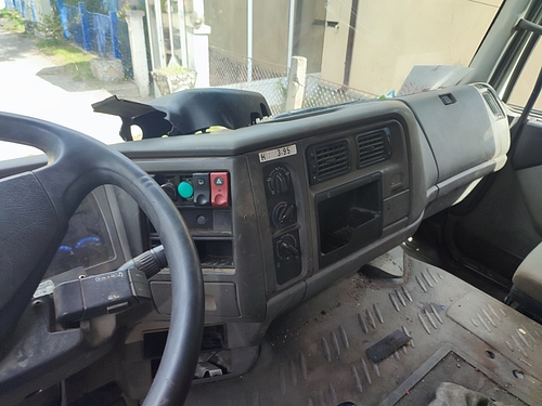 Camion marca RENAULT model PREMIUM 22ACA1 cu macara