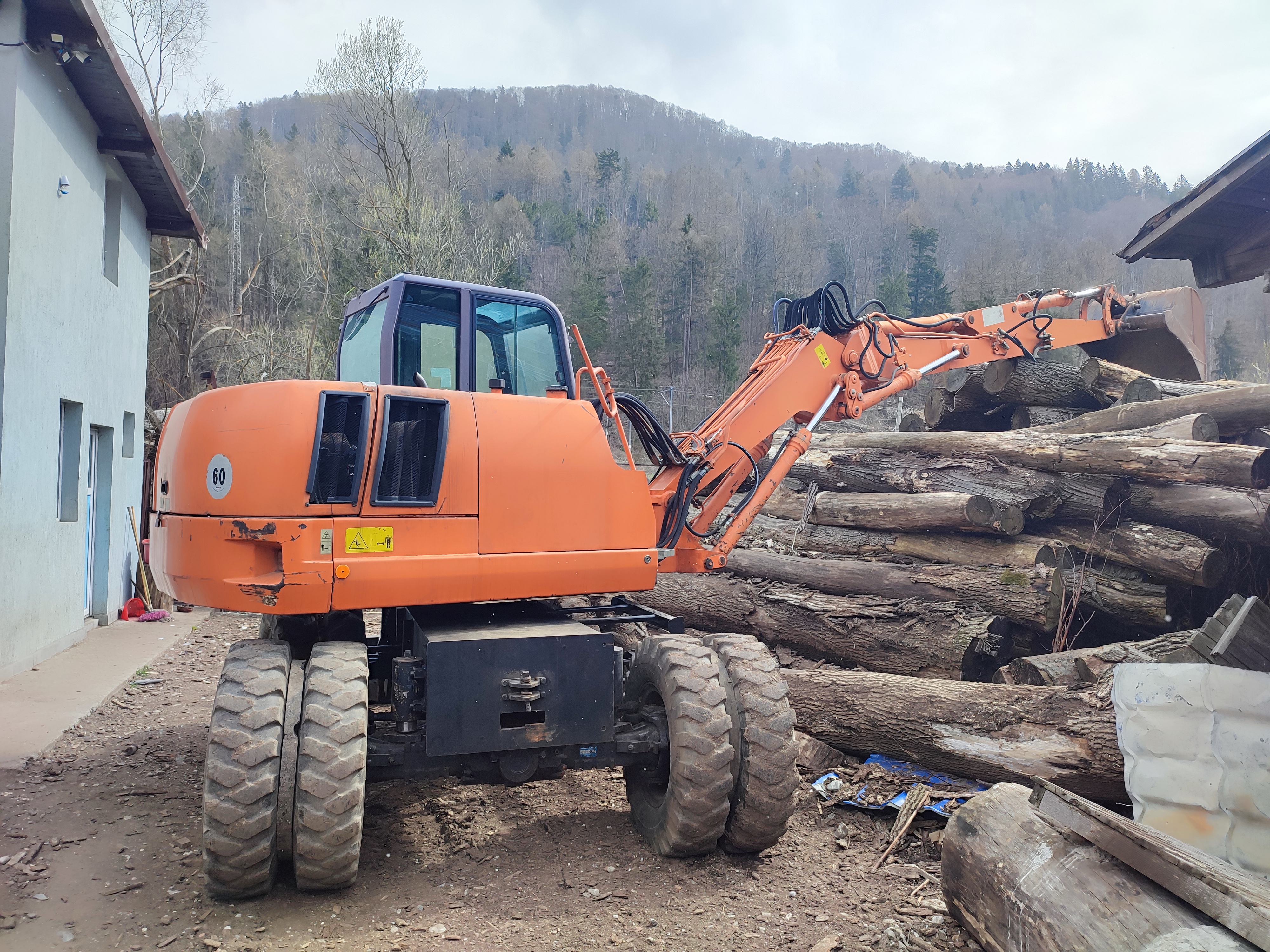 Thumbnail - Video 1 si poza 1 Excavator