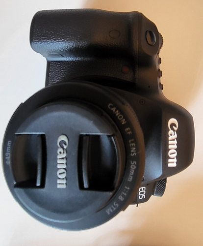 Kit foto pro Canon EOS 6D Mark II ( 1*DSLR +1*obiectiv)