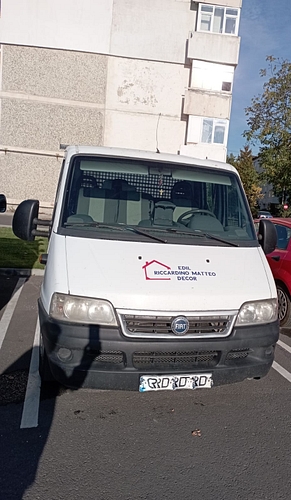 Pick-up marca FIAT model ducato culoare ALB