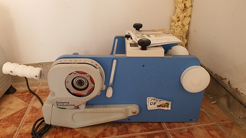 Dispozitiv aplicare etichete si contra etichete