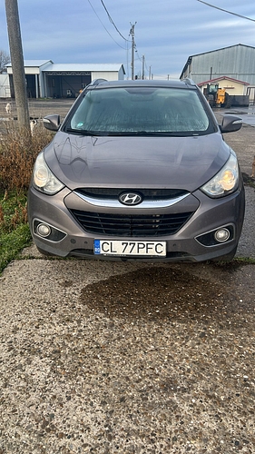 Autoturism marca Hyundai model Tucson culoare Maro